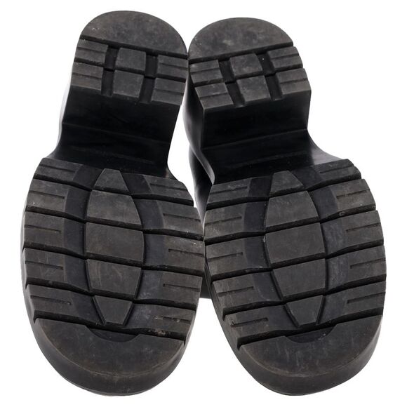 Bottega Veneta Lug Chelsea Boots in Black Leather - Picture 6 of 6